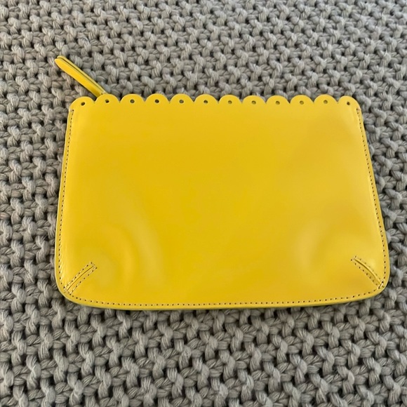 Banana Republic Handbags - Banana Republic Clutch